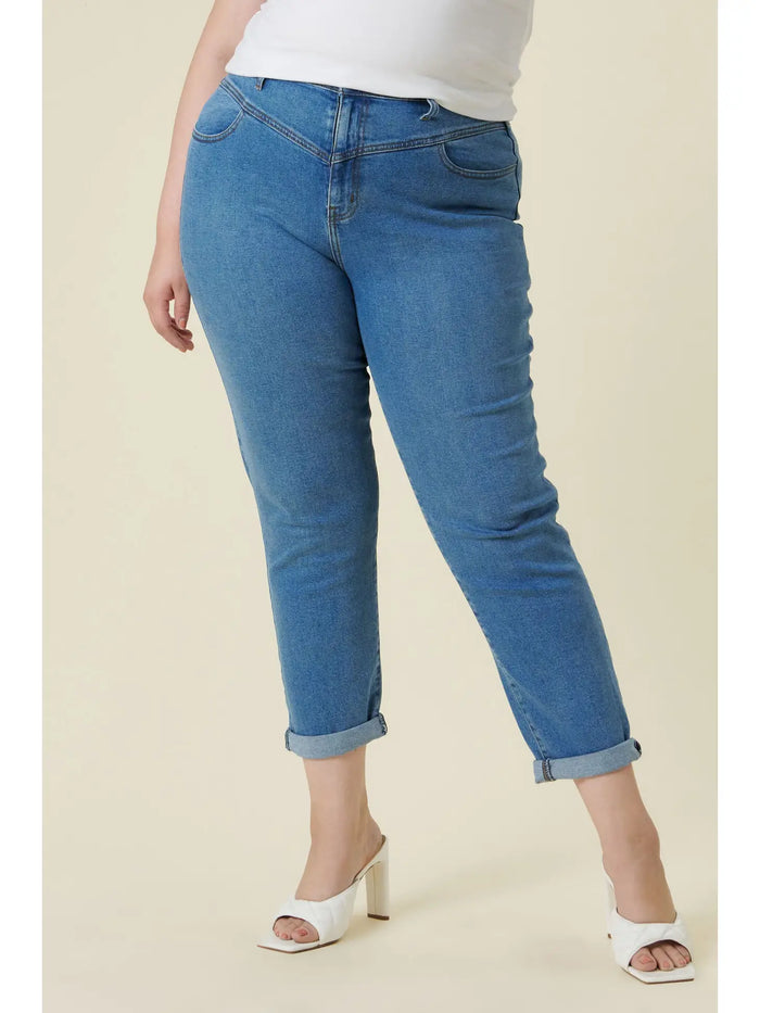 Vintage V Mom Jean- Curvy