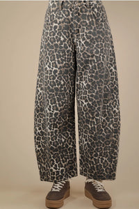 Leopard Printed Barrel Pants